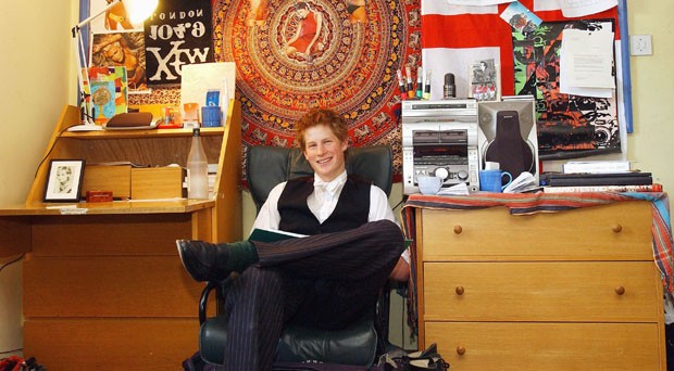 Príncipe Harry tinha foto de Halle Berry na parede de seu quarto no colégio interno  (Foto: Getty Images)