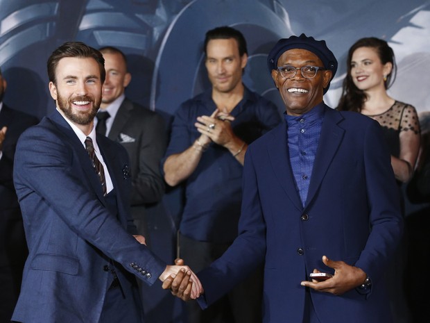 Chris Evans e Samuel L. Jackson em premire de filme em Los Angeles, nos Estados Unidos (Foto: Mario Anzuoni/ Reuters)