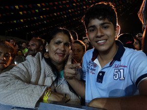 mãe e filho no são joão de caruaru (Foto: Lafaete Vaz/G1)