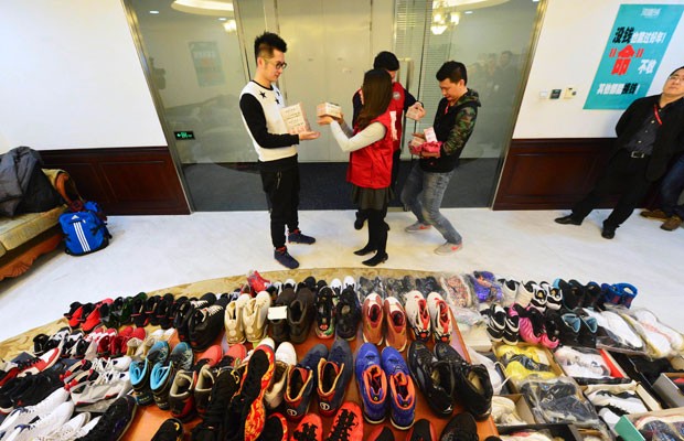 Jovem precisava de dinheiro para o pagamento de seu apartamento (Foto: Reuters)