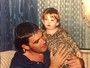Antonio Banderas relembra foto antiga com a filha, Stella, no Dia dos pais