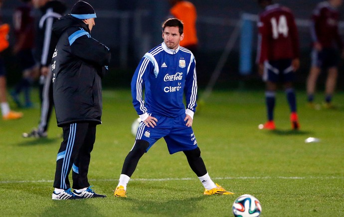 Lionel Messi e Tata Martino treino Argentina (Foto: Reuters)