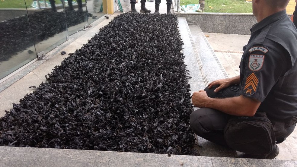 Cocaína foi apreendida em Macaé, na BR-101 (Foto: Polícia Militar/Divulgação)