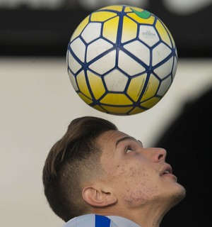 Corinthians relaciona centroavante pela segunda vez e terá 23 em Curitiba