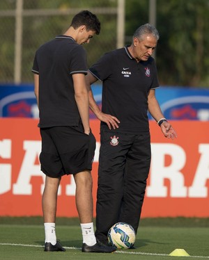 Tite é liberado de treino e volta a treinar o Corinthians neste sábado