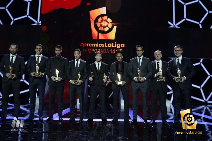 premiação Campeonato Espanhol (Foto: Reprodução / Twitter) premiação Campeonato Espanhol (Foto: Reprodução / Twitter)