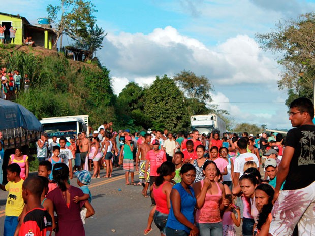 Protesto em Ubaitaba, sul da Bahia (Foto: Ubaitaba.com)