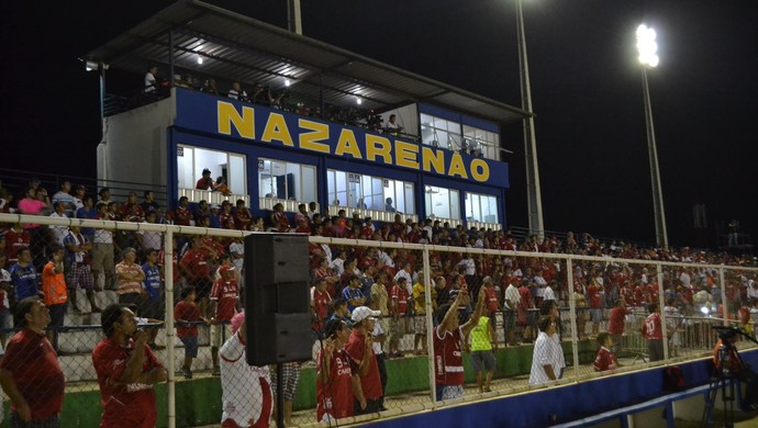 Torcida do América-RN comparece ao Estádio Nazarenão, em Goianinha (Foto: Jocaff Souza)