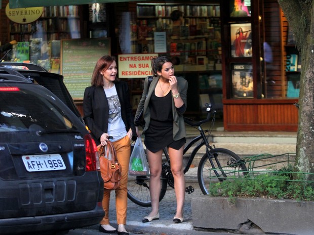 Júlia Lemmertz e Bruna Marquezine (Foto: Wallace Barbosa / AgNews)