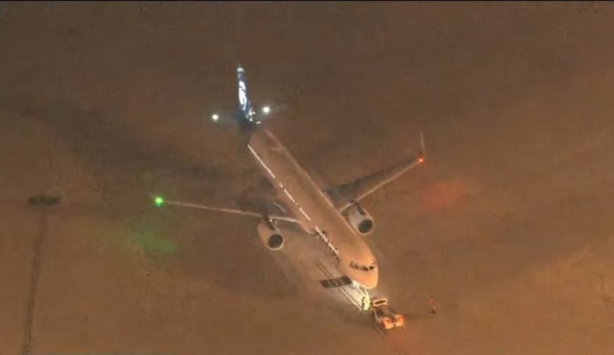 Nos EUA, menino de 10 anos faz falso alerta de ameaça e causa pânico em avião (Foto: reprodução/ WKMG NEWS 6) Nos EUA, menino de 10 anos faz falso alerta de ameaça e causa pânico em avião (Foto: reprodução/ WKMG NEWS 6)