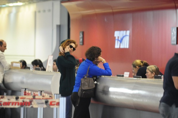 Sophia Abrahão no aeroporto (Foto: William Oda / Foto Rio News)