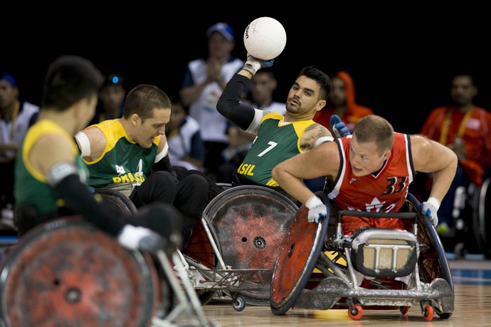 Bruno Damaceno compara cadeira de rúgbi com o Caveirão (Foto: Daniel Zappe/MPIX​/CPB)