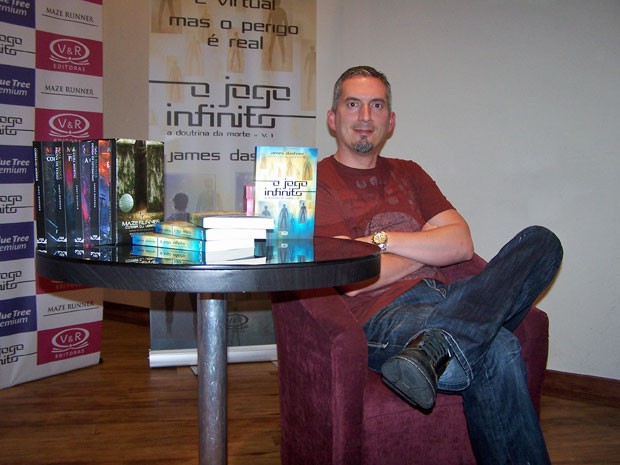 O escritor americano James Dashner, autor do best-seller infanto-juvenil 'Maze runner' (Foto: Divulgação)