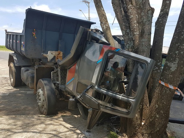 G Motorista Morre Ao Ser Atropelado Pelo Pr Prio Caminh O Em S O Jos Not Cias Em Vale Do