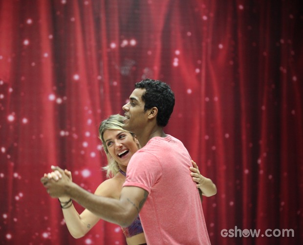 Marcello Melo Jr. e Giovanna Ewbank se divertem em workshop de dança (Foto: Camila Camacho/ TV Globo)