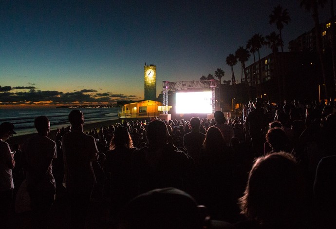 Pré-estreia do filme de Filipe Toledo Filipinho no píer de San Clemente, Califórnia - surfe (Foto: Divulgação)