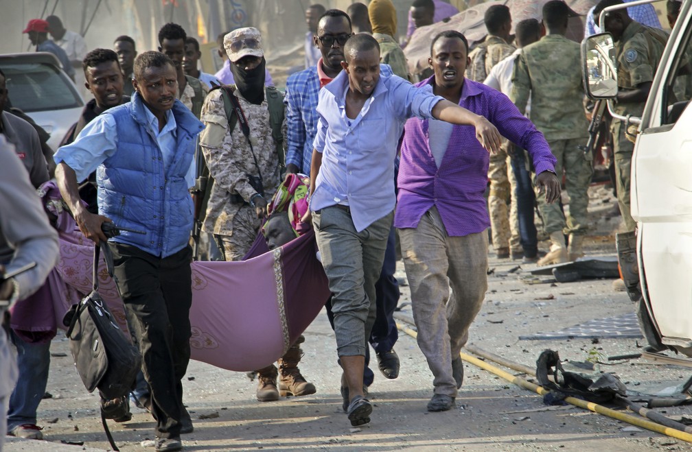 Mais de 230 pessoas morreram em ataque com caminhões-bomba (Foto: Associated PressAP)