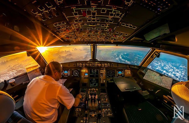 [Internacional] Piloto fotografa a vista da cabine de um avião; veja imagens  941669_504530816262683_4240