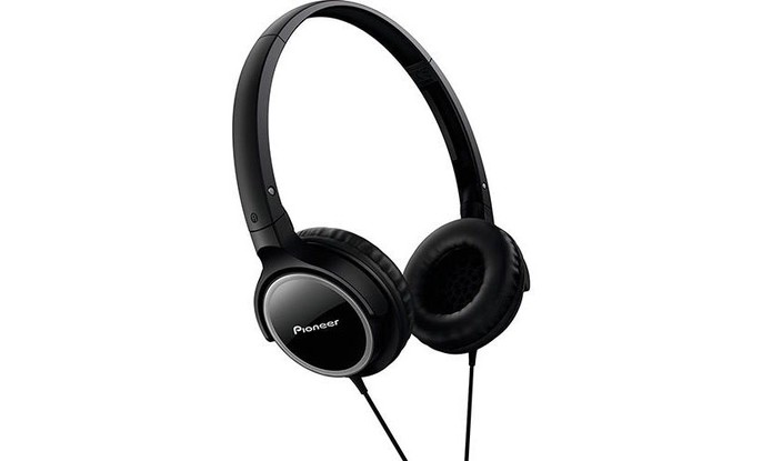 Fone de ouvido da Pioneer tem design leve e dobrável (Foto: Divulgação/Pioneer)