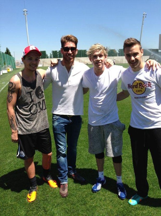 Cristiano Ronaldo e Sergio Ramos encontram a banda One Direction