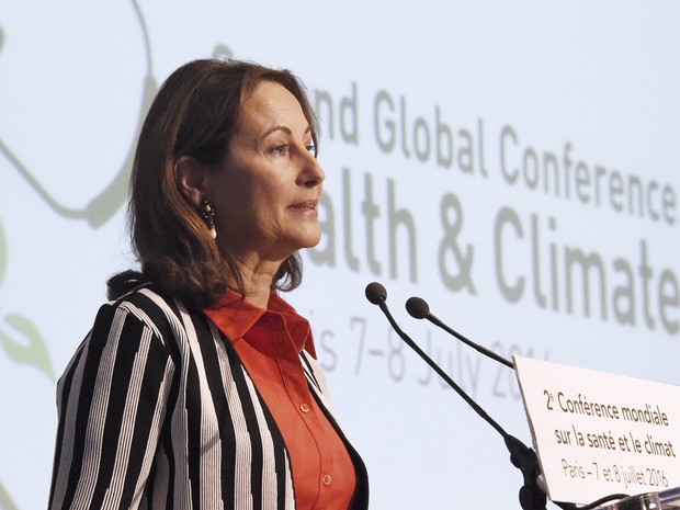 Ministra francesa do Meio Ambiente, Ségolène Royal, em discurso em conferência organizada pela OMS (Foto: DOMINIQUE FAGET / AFP)