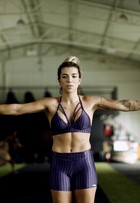 Petra Mattar coloca 'chip da beleza': 'Sequei e defini os músculos'