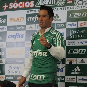 Barrios herda camisa 10 de Valdivia e se diz empolgado com o Palmeiras