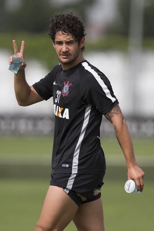 Newcastle não se interessa por Pato, mas Chelsea pode acelerar negócio