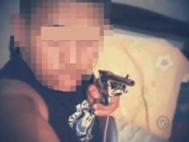 Adolescente foi apreendido pela polícia em casa (Foto: Reprodução/TV TEM)