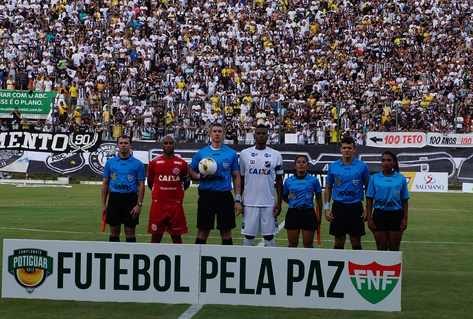 Anderson Daronco, da Fifa, comandou ABC x América-RN (Foto: Augusto Gomes/GloboEsporte.com)