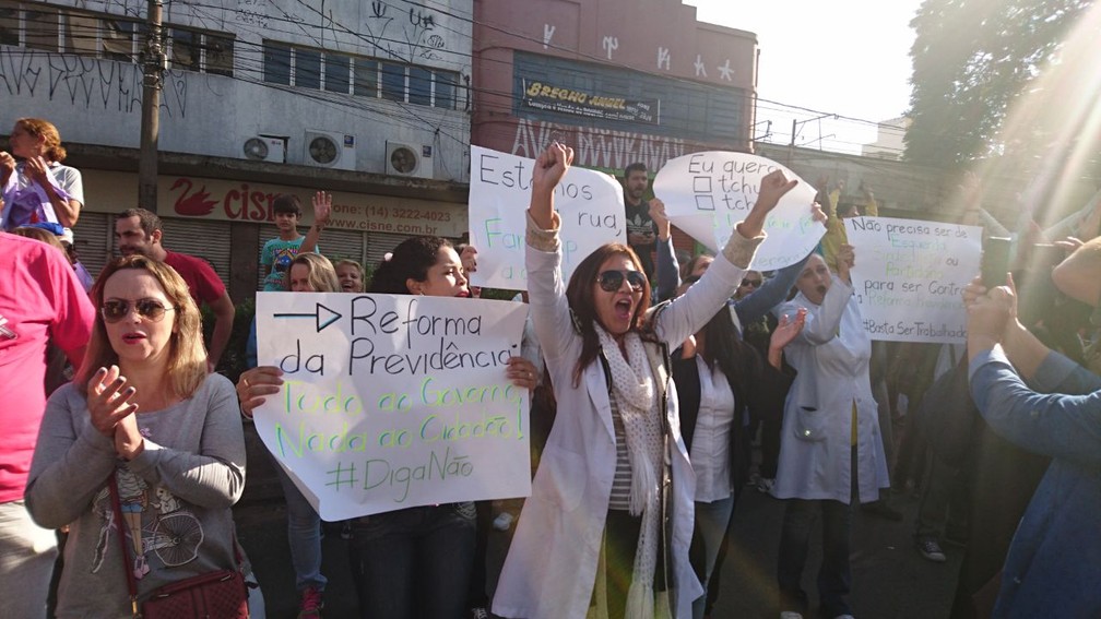 Ato em Bauru é contra as reformas da previdência e trabalhista (Foto: Renata Marconi / G1 )