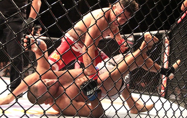 Vitor Belfort e Dan Henderson UFC Goiânia (Foto: Rodrigo Malinverni)