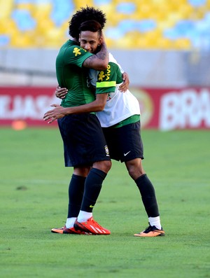 Marcelo neymar brasil treino (Foto: André Durão / Globoesporte.com)