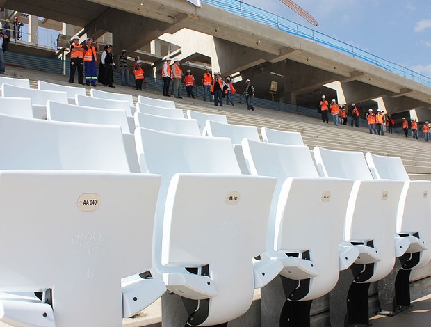 Cadeiras instaladas no estádio do Corinthians em Itaquera (Foto: Divulgação/Odebrecht)