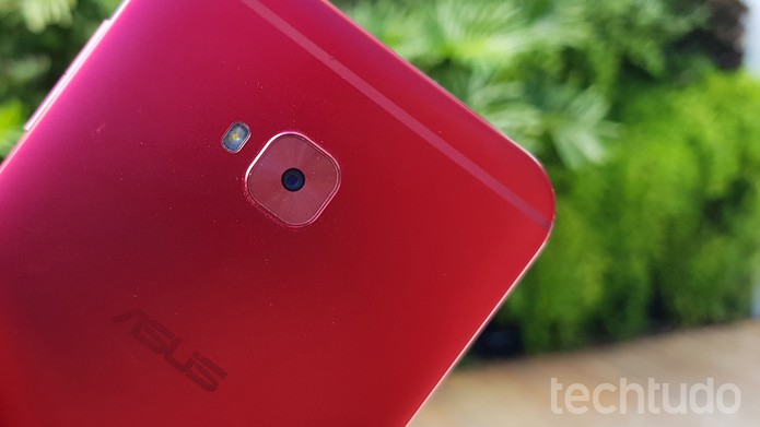 Zenfone 4 Selfie Pro (Foto: Ana Marques/TechTudo) Zenfone 4 Selfie Pro (Foto: Ana Marques/TechTudo)
