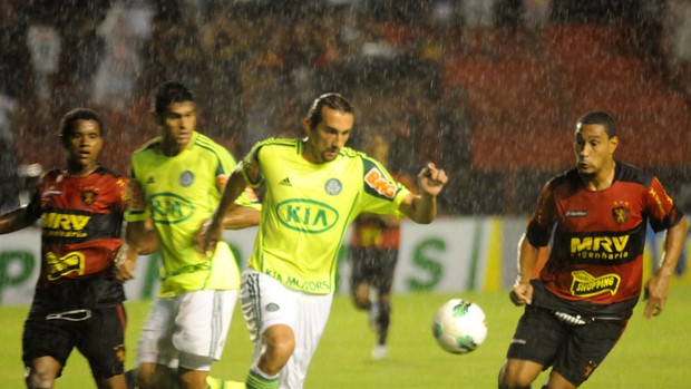 Sport x Palmeiras - Barcos - Bruno Aguiar (Foto: Aldo Carneiro/Pernambuco Press)