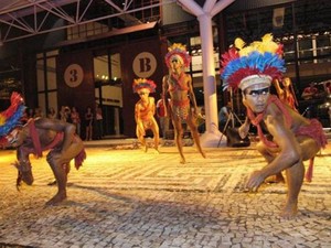 Integrantes do Balé Folclórico da Amazônia fazem performance com ritmos da região. (Foto: Divulgação)
