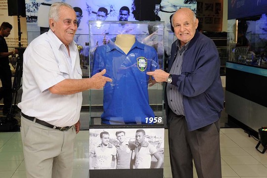 Zito (à esquerda) e Pepe, ex-jogadores do Santos e da seleção brasileira (Foto: Ivan Storti / Santos FC)
