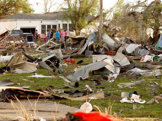 Tormenta arrasou o subúrbio de Little Rock, no Arkansas. (Foto: Danny Johnston / AP Photo)