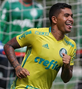 Atacante lembra jejum do Palmeiras e espera história diferente