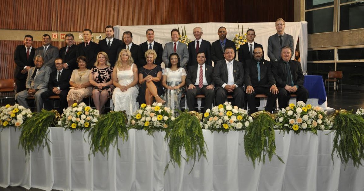 Mario Botion e mais 21 vereadores tomam posse em Limeira - Globo.com