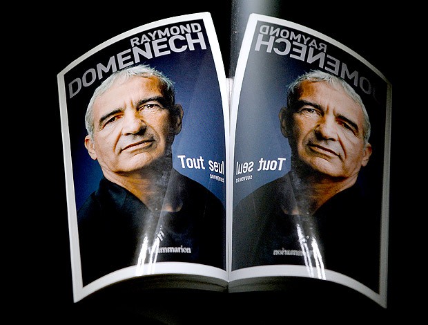 capa livro Raymond Domenech ex-t&eacute;cnico da Fran&ccedil;a (Foto: AFP)