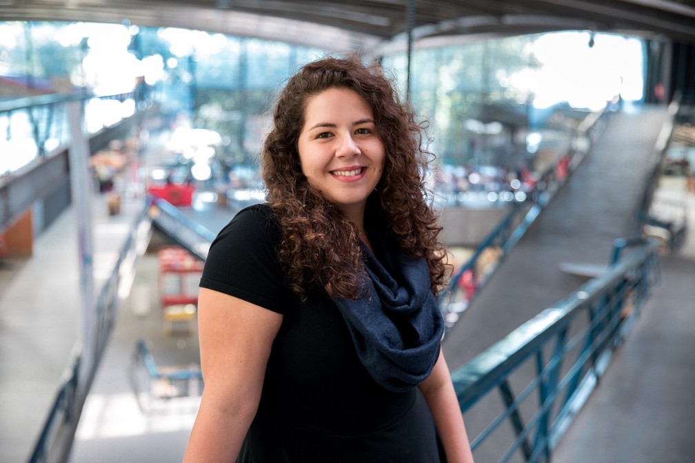 Deborah Alves, de 24 anos, se formou em computação e matemática em Harvard (Foto: Marcelo Brandt/ G1)