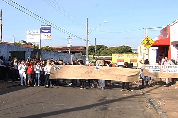 Escolas estaduais são suspeitas de expulsar alunos para melhorar Ideb em Goiânia (Foto: Reprodução/TV Anhanguera)