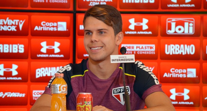 Araruna entrevista São Paulo (Foto: Érico Leonan/saopaulofc.net)