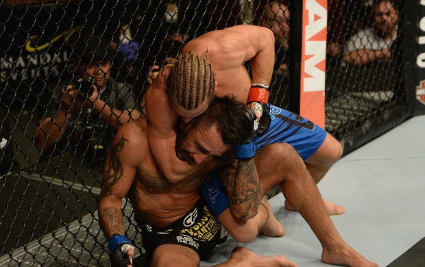 Urijah Faber x Francisco Rivera, UFC 181 (Foto: Getty Images)