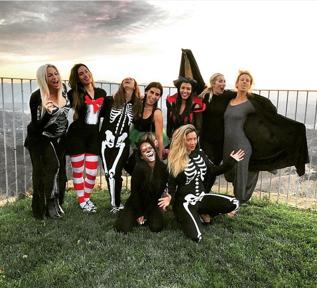 Kourtney Kardashian e amigas em festa de Halloween (Foto: Reproduo/Instagram)
