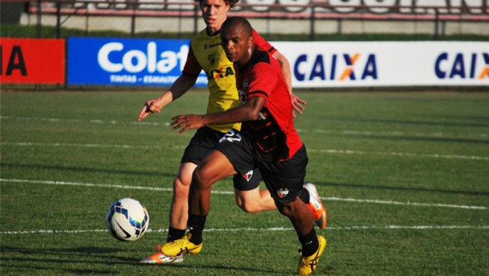 Marcus Vinícius, volante do Atlético-GO (Foto: Guilherme Salgado/Atlético-GO)