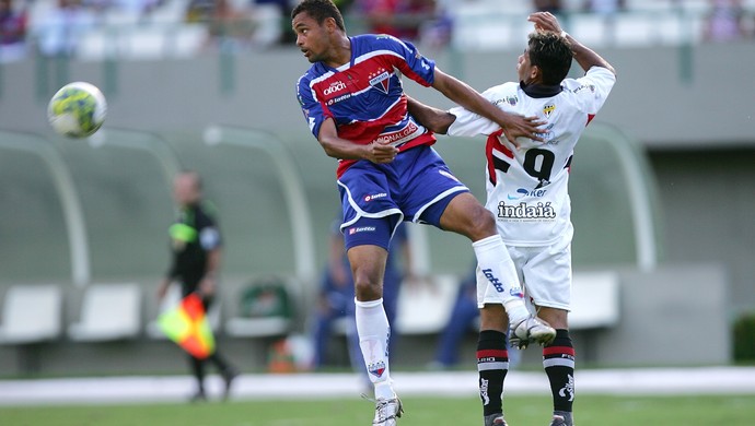 Ferroviário x Fortaleza Castelão Campeonato Cearense 2011 (Foto: Rodrigo Carvalho/Agência Diário) Ferroviário x Fortaleza Castelão Campeonato Cearense 2011 (Foto: Rodrigo Carvalho/Agência Diário)
