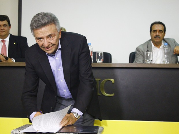 Decreto de desapropriação foi assinado pelo prefeito José Queiroz. (Foto: Renand Zovka/ Ascom PMC)